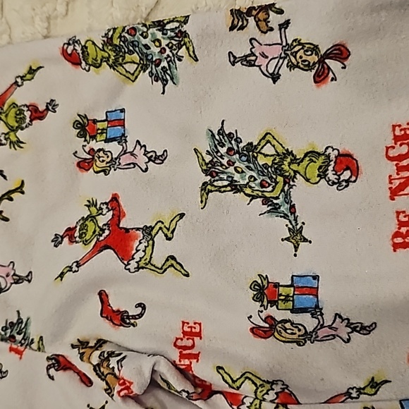 Grich pajamas - Picture 7 of 8